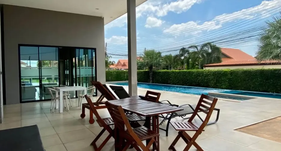 À louer 3 chambres villa à Bang Lamung, Chonburi