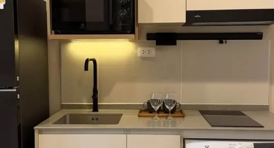 Condo en alquiler de 1 habitaciones en Khlong Toei, Bangkok
