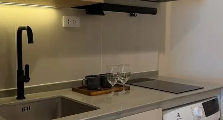 Condo en alquiler de 1 habitaciones en Khlong Toei, Bangkok