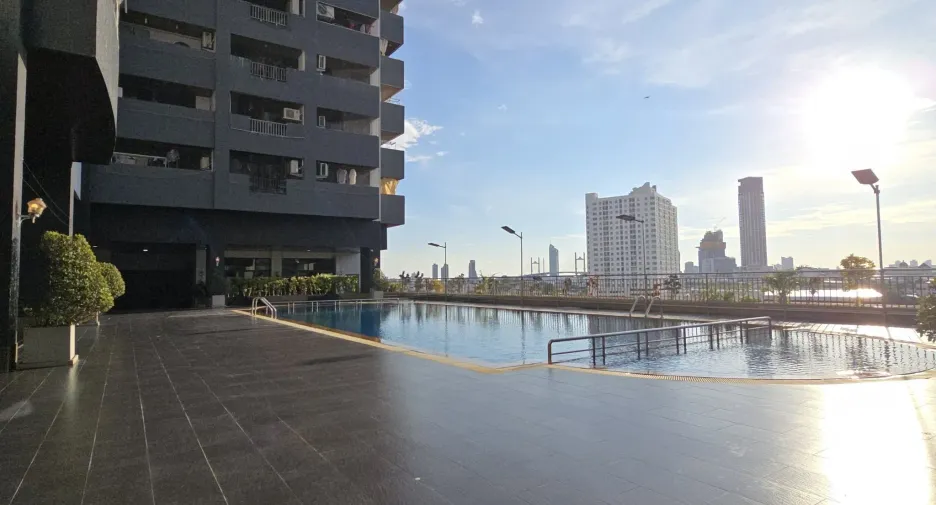 Wohnung zur Miete mit 1 Zimmer in Yan Nawa, Bangkok