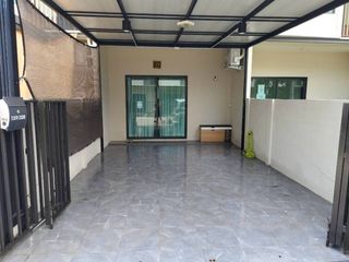 Reihenhaus zur Miete mit 2 Zimmer in Bang Phli, Samut Prakan