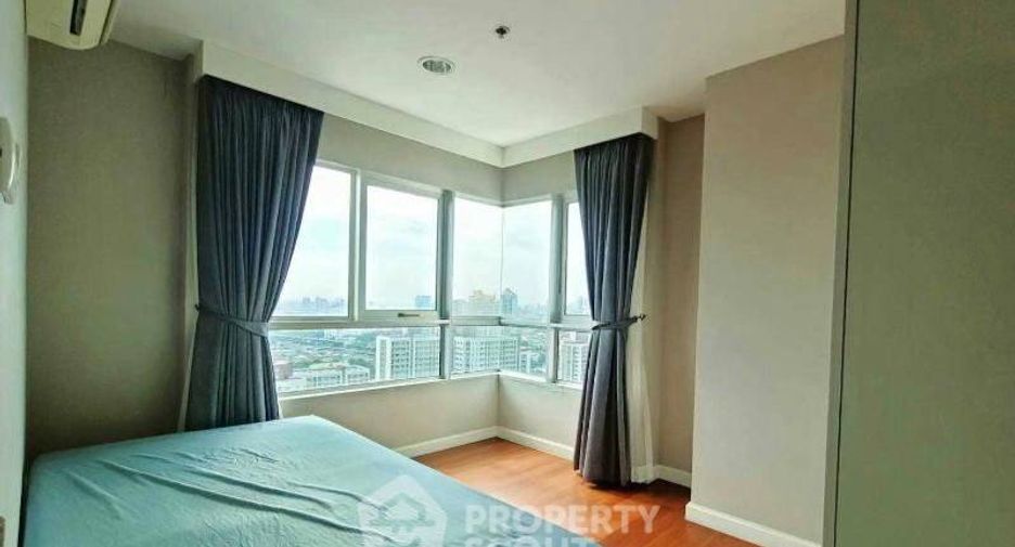 For sale 3 bedrooms condo in Huai Khwang, Bangkok