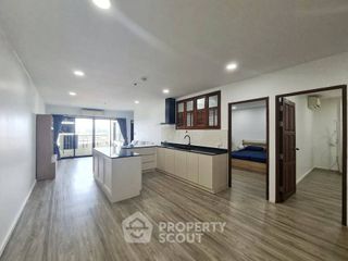Аренда и продажа 3 спальни кондо в Банг Пхлат, Бангкок