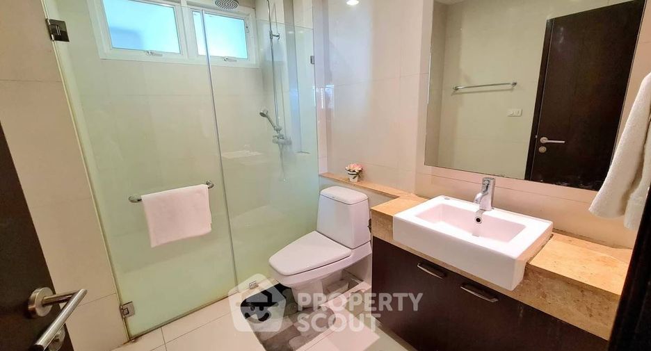 For rent 2 ベッドルーム apartment in Watthana, Bangkok