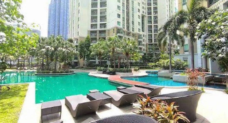 For rent 2 bedrooms condo in Huai Khwang, Bangkok