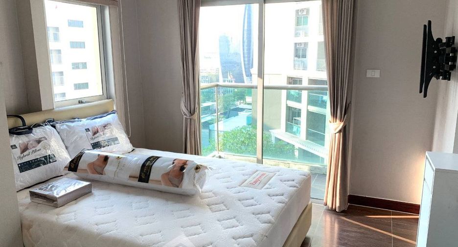 For rent 2 bedrooms condo in Huai Khwang, Bangkok
