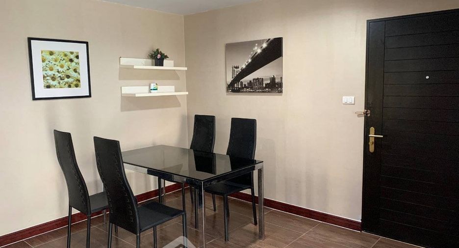 For rent 2 bedrooms condo in Huai Khwang, Bangkok