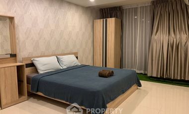 出租 2 卧室 公寓 在 Huai Khwang, 曼谷