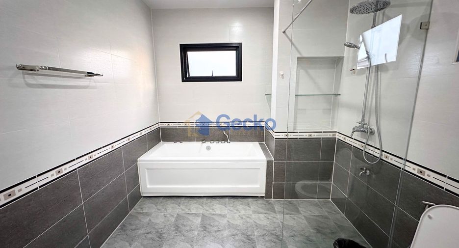 For rent 4 bedrooms house in Bang Lamung, Chonburi