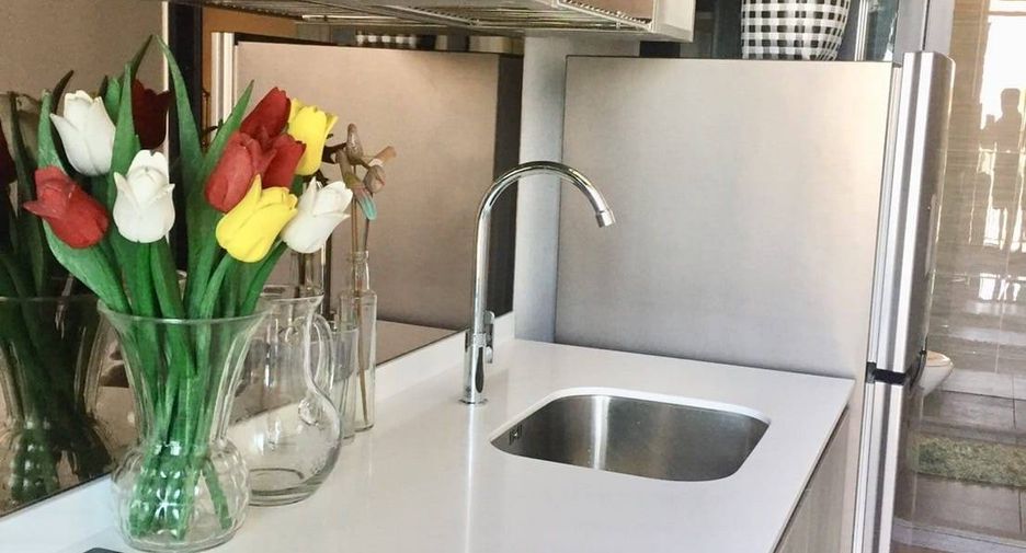 For rent 1 bed condo in Watthana, Bangkok