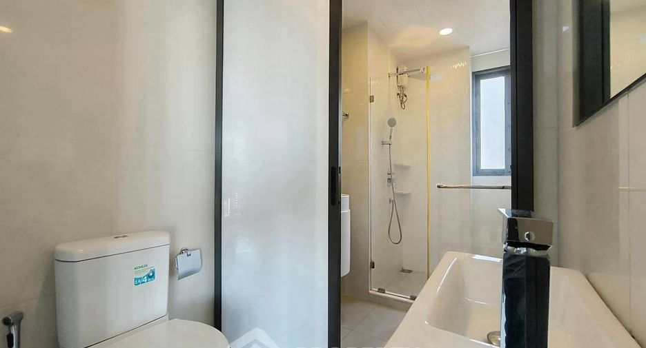 Condo en alquiler de 2 habitaciones en Huai Khwang, Bangkok