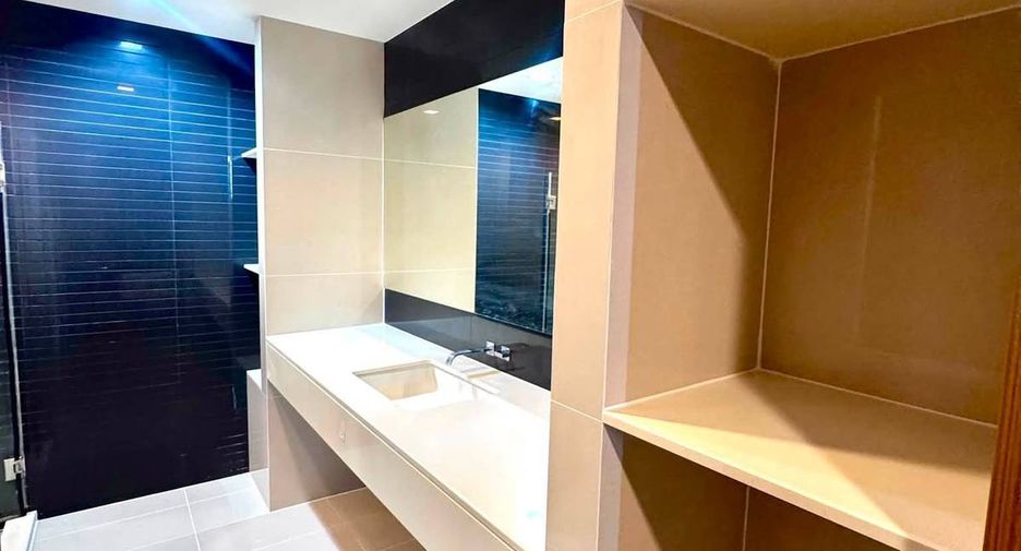 Wohnung zur Miete mit 1 Zimmer in Huai Khwang, Bangkok