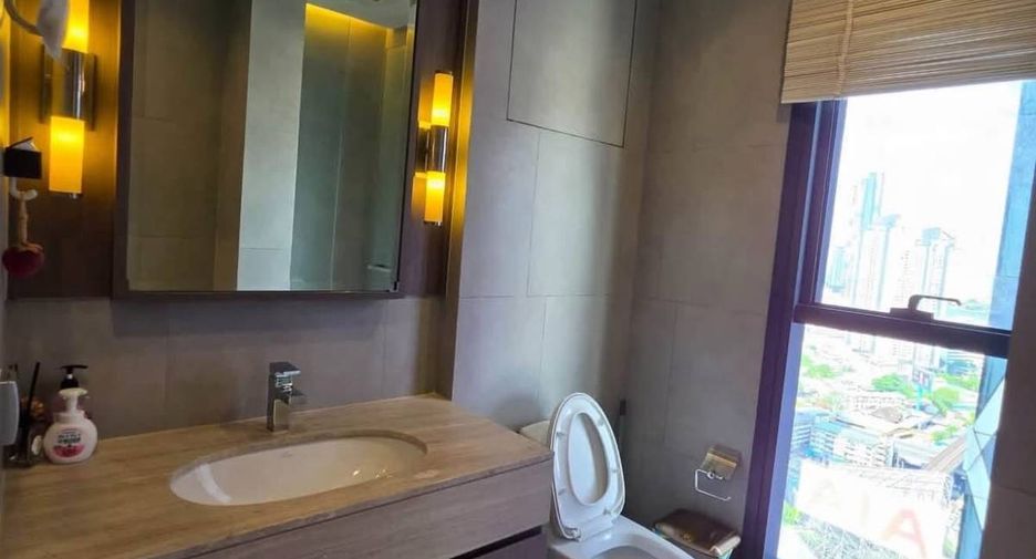 Condo en alquiler de 3 habitaciones en Sathon, Bangkok