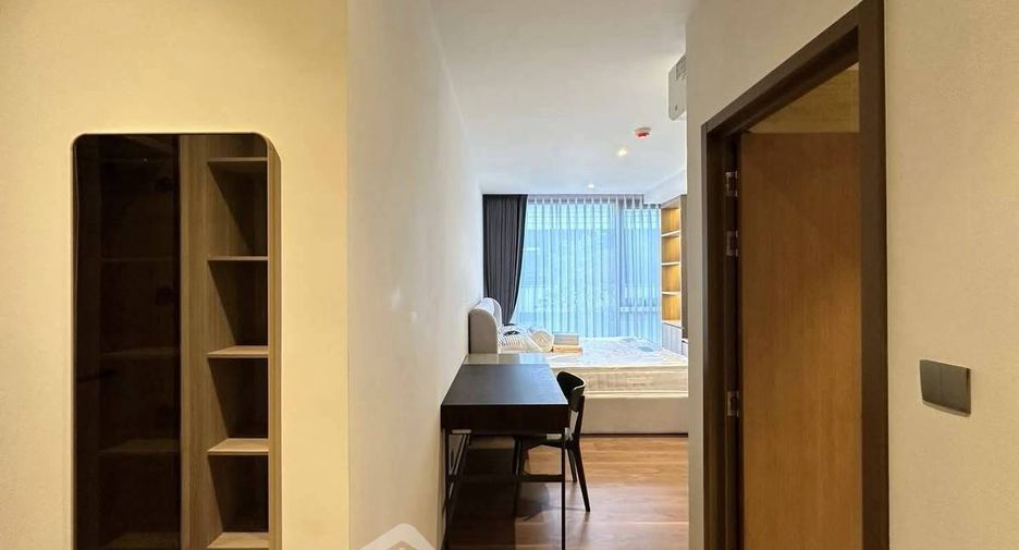 For rent 2 bedrooms condo in Khlong Toei, Bangkok