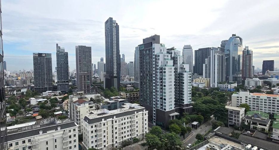 Condo en alquiler de 1 habitaciones en Khlong Toei, Bangkok