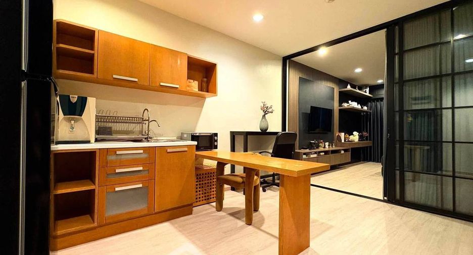 À louer 2 chambres condo à Pathum Wan, Bangkok