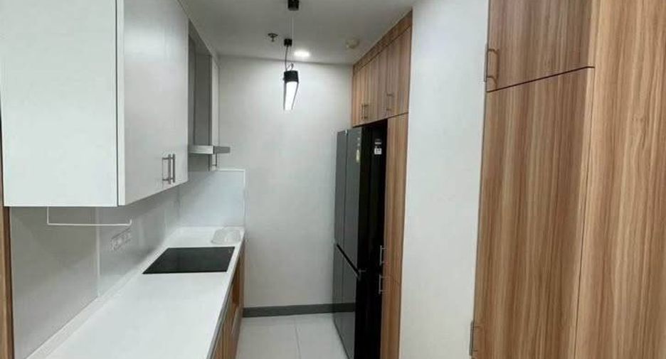Condo en alquiler de 3 habitaciones en Sathon, Bangkok