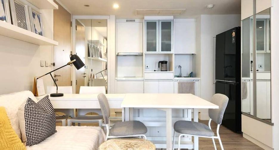 For rent 1 bed condo in Sathon, Bangkok