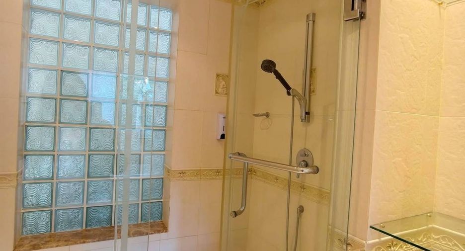 Аренда 3 спальни вилла в Банг Ламунг, Чонбури