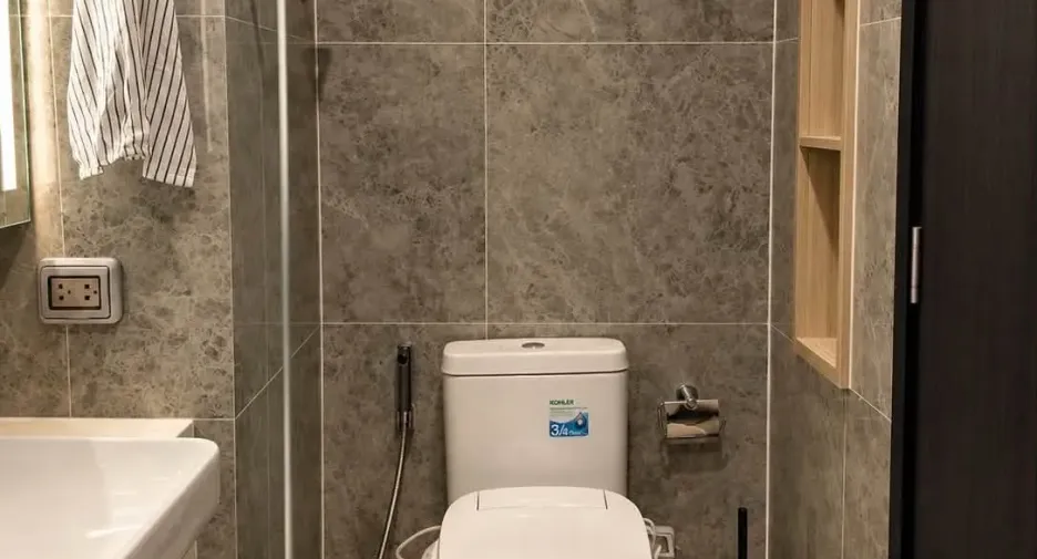 For rent 1 bed condo in Phaya Thai, Bangkok