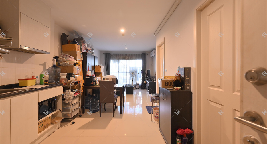 For rent 2 bedrooms condo in Huai Khwang, Bangkok