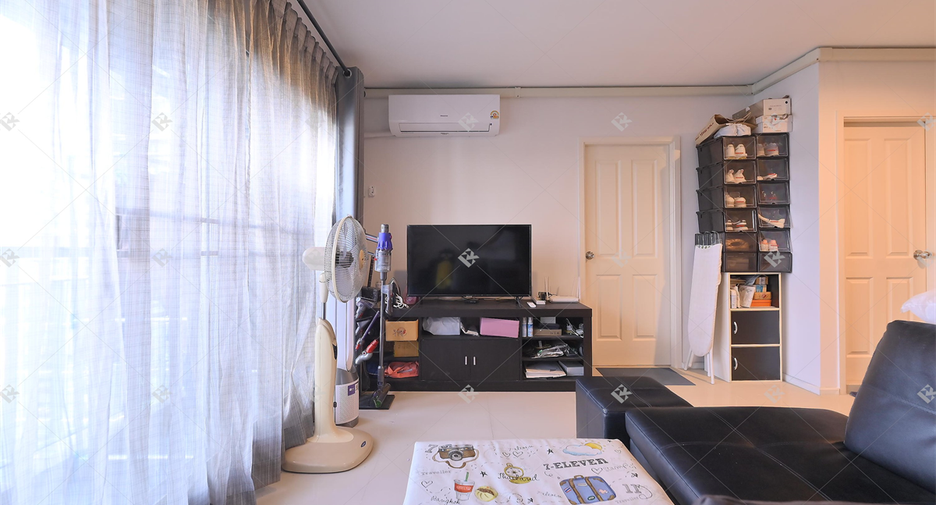 For rent 2 bedrooms condo in Huai Khwang, Bangkok