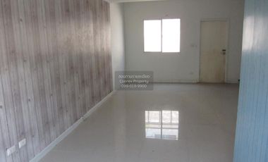 Reihenhaus zum Kauf mit 3 Zimmer in Phra Samut Chedi, Samut Prakan