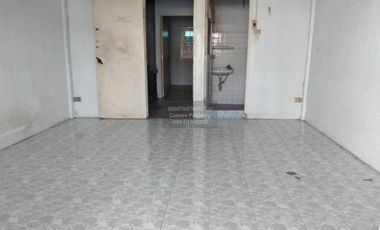 Reihenhaus zum Kauf mit 6 Zimmer in Min Buri, Bangkok