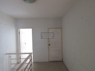 Casa adosada en venta de 3 habitaciones en Prawet, Bangkok