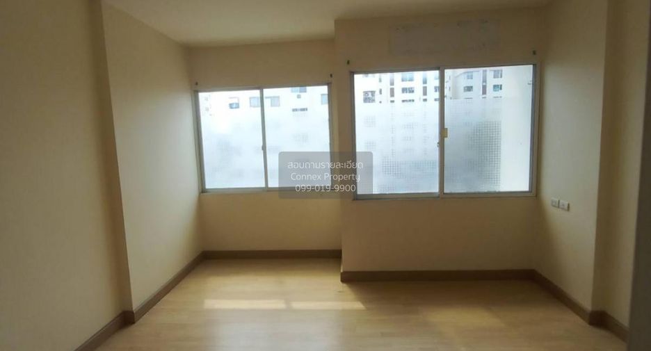 For sale 3 ベッドルーム townhouse in Bang Khen, Bangkok