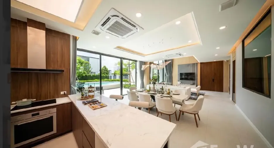 Haus zur Miete mit 4 Zimmer in Taling Chan, Bangkok