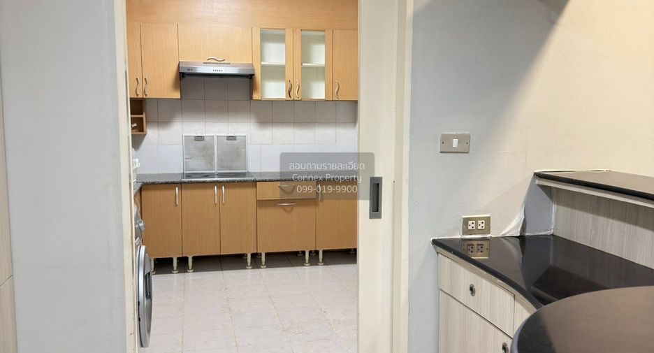 Wohnung zur Miete mit 3 Zimmer in Watthana, Bangkok