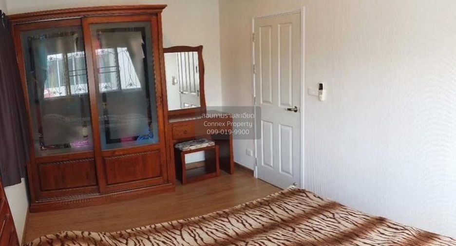 For rent 3 bedrooms townhouse in Pak Kret, Nonthaburi