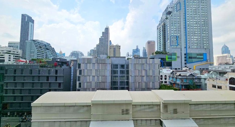 À louer 3 chambres condo à Watthana, Bangkok
