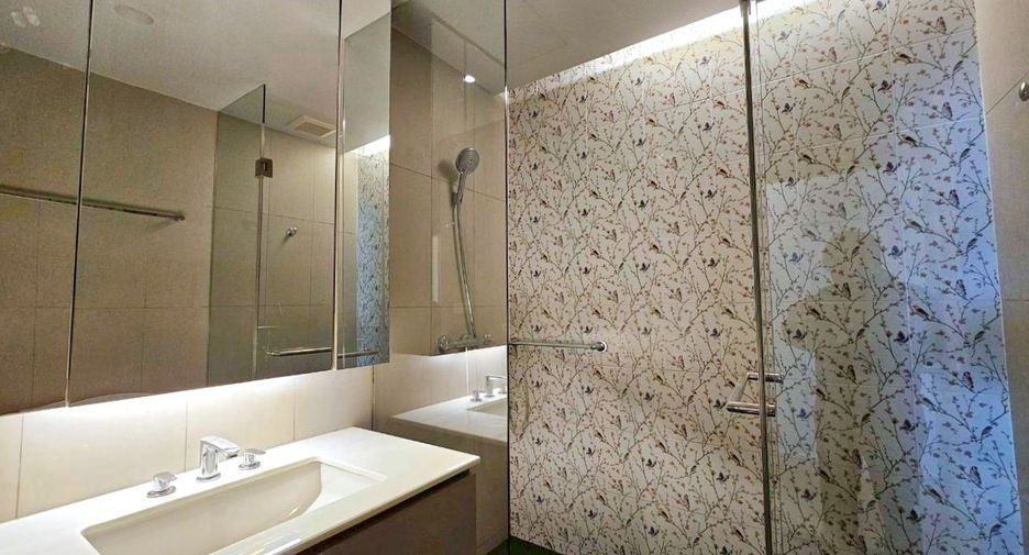 For rent 3 bedrooms condo in Watthana, Bangkok