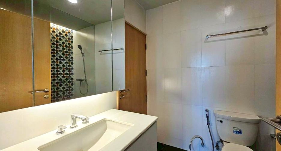 For rent 3 bedrooms condo in Watthana, Bangkok