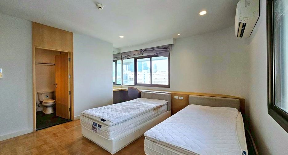 For rent 3 bedrooms condo in Watthana, Bangkok