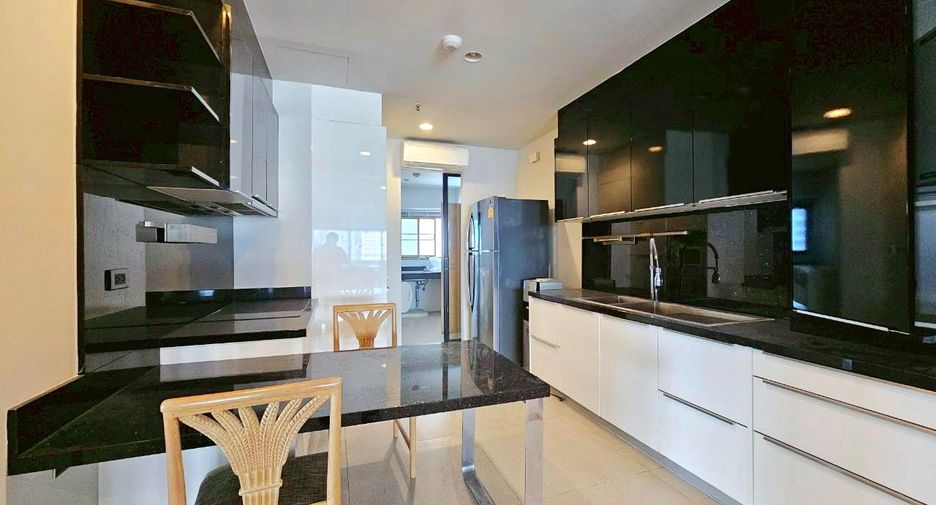 For rent 3 bedrooms condo in Watthana, Bangkok