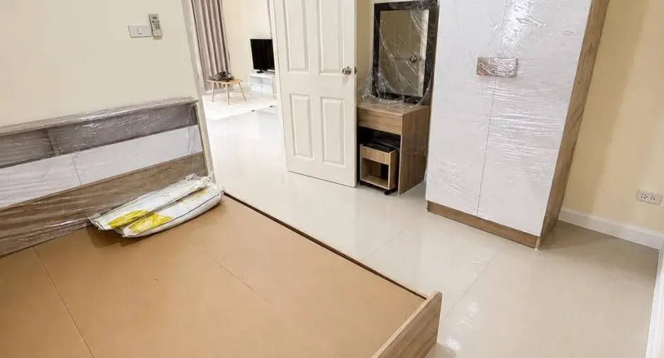 For rent 4 bedrooms house in San Kamphaeng, Chiang Mai
