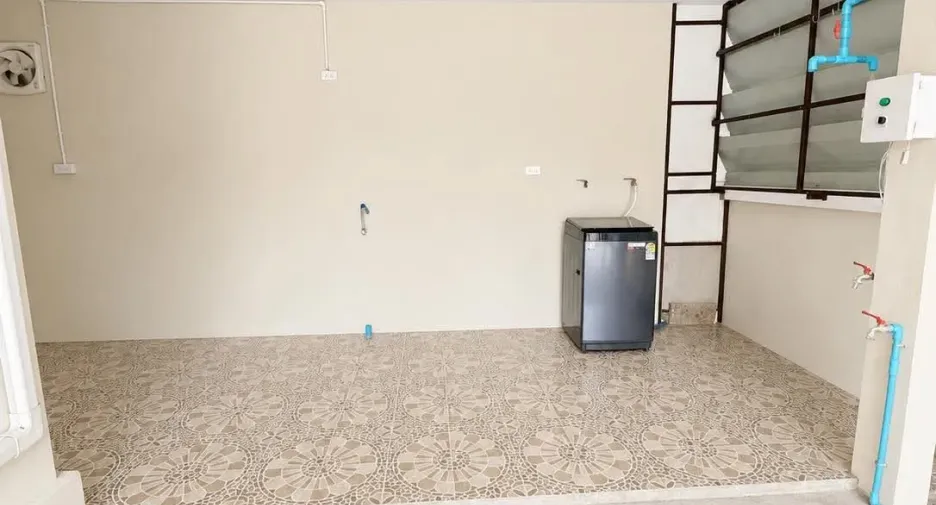 For rent 4 bedrooms house in San Kamphaeng, Chiang Mai