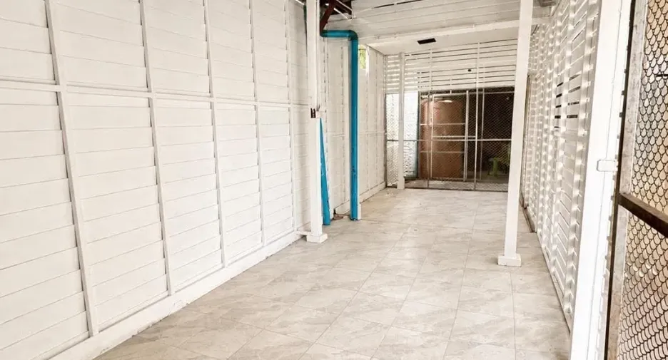 For rent 4 bedrooms house in San Kamphaeng, Chiang Mai