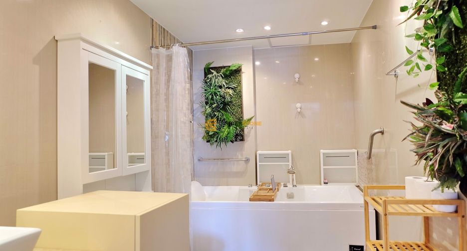 For rent 3 bedrooms condo in Bang Lamung, Chonburi