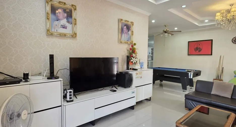 For sale そして for rent 3 ベッドルーム villa in Bang Saray, Pattaya