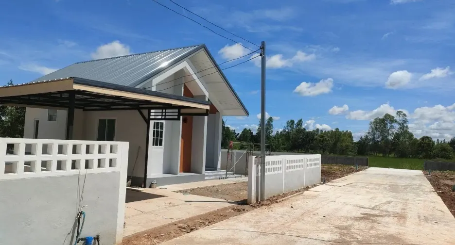 Casa en venta de 2 habitaciones en Mueang Sakon Nakhon, Sakon Nakhon