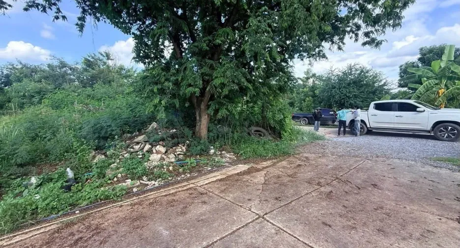 Terreno en venta en Sai Noi, Nonthaburi