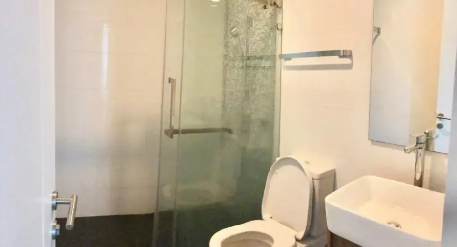 For rent 2 bedrooms condo in Ratchathewi, Bangkok