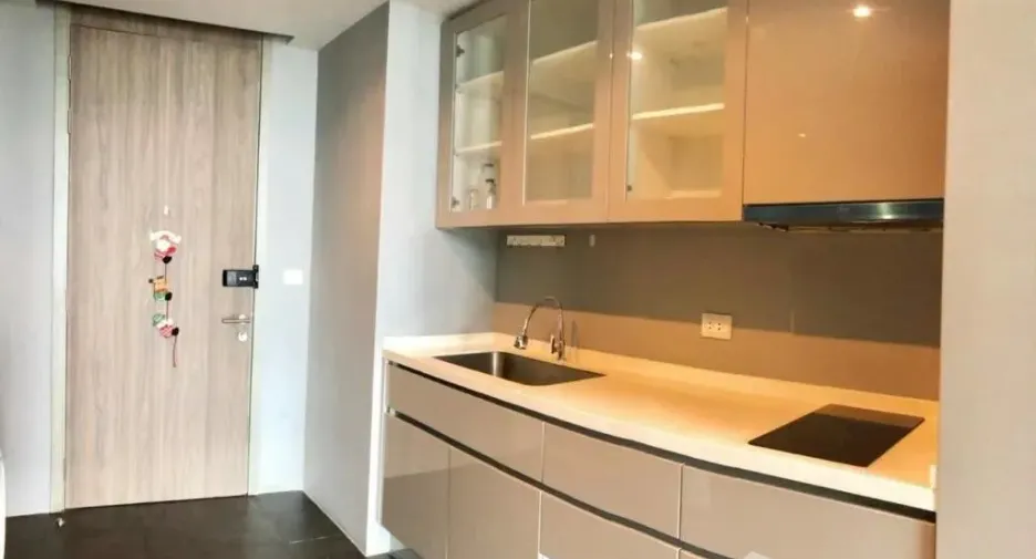 For rent 2 bedrooms condo in Ratchathewi, Bangkok