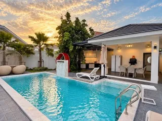 For rent 6 bedrooms villa in Bang Lamung, Chonburi