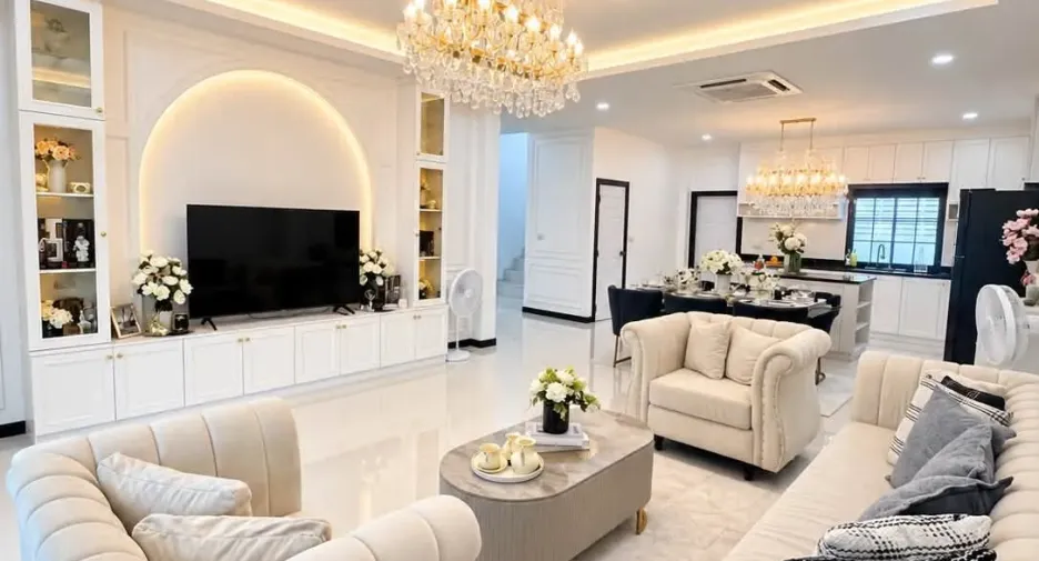 For rent 6 bedrooms villa in Bang Lamung, Chonburi