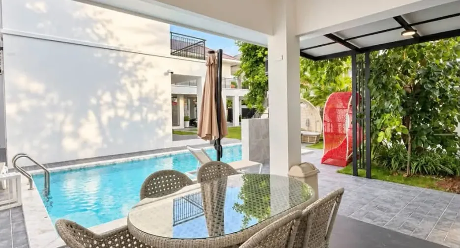 For rent 6 bedrooms villa in Bang Lamung, Chonburi